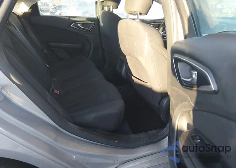 2015 Chrysler 200 Limited z USA, uszkodzony, nr VIN 1C3CCCAB1FN571423